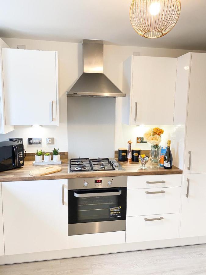 Tudors Esuites 3 Bed House Garden & Netflix Birmingham Exteriör bild